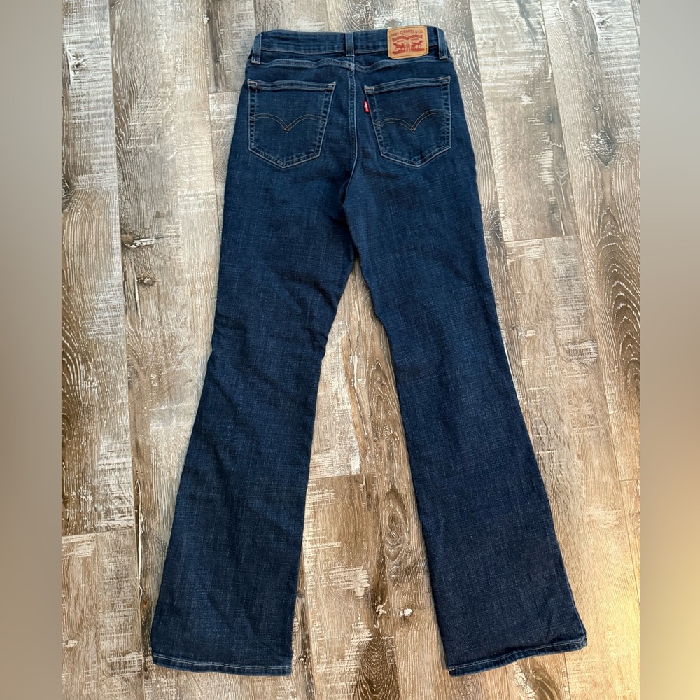 Levi's high rise Boot Cut Women's Jeans - Picture 3 of 7